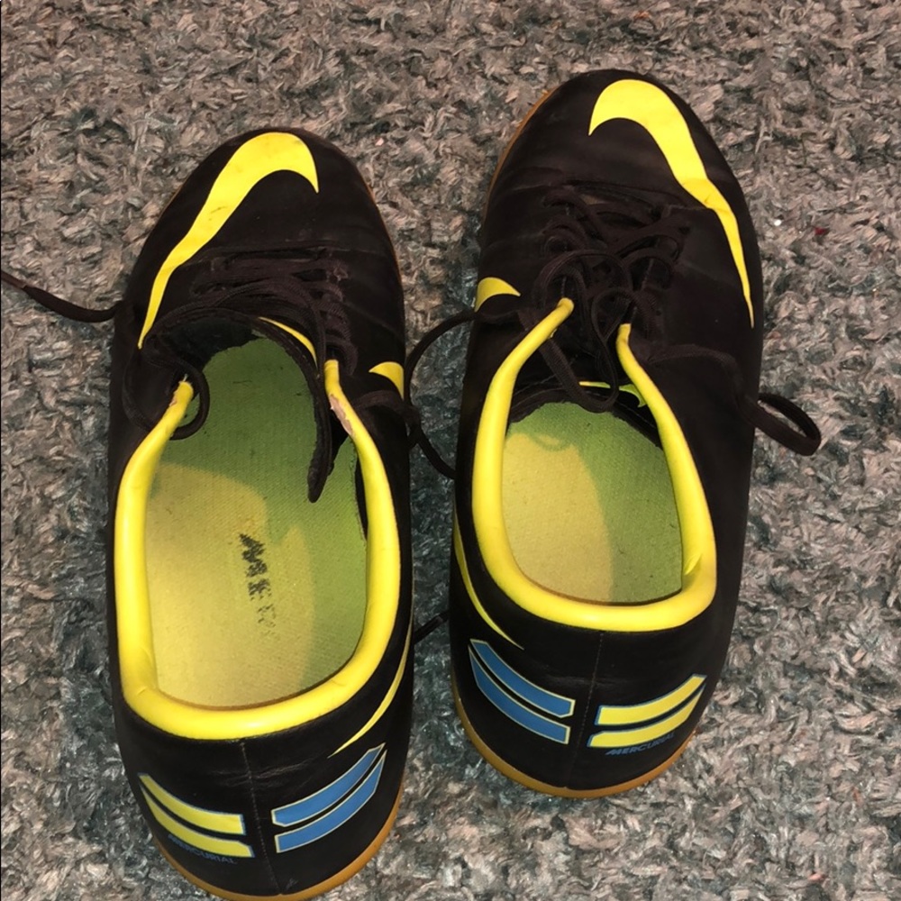 Mercurial indoor soccer shoes